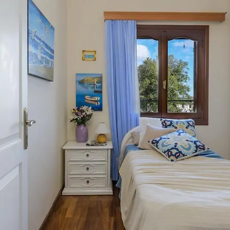Vivian's Endless View Apartment Svoronata