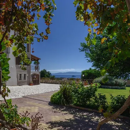 Vivian's Endless View Svoronata
