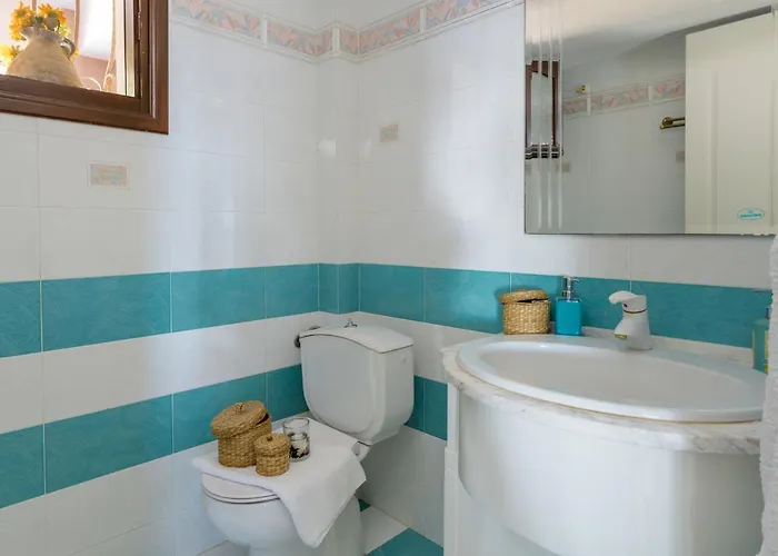 Vivian's - Endless View *