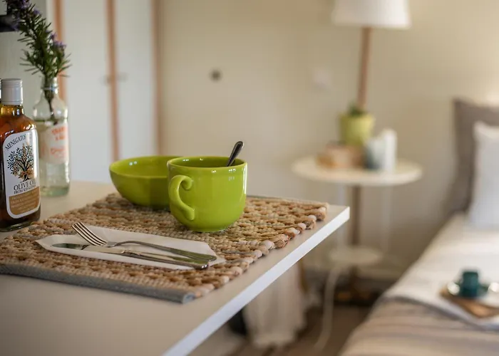 Vivian's - Endless View