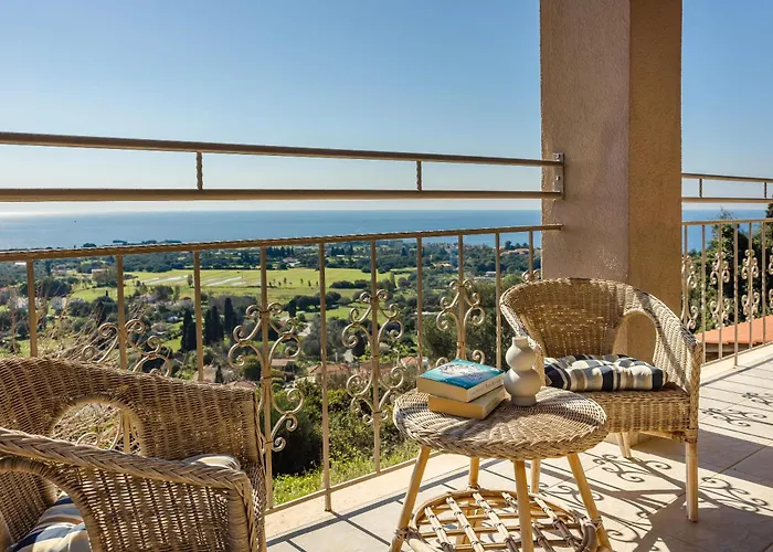 Vivian's - Endless View *