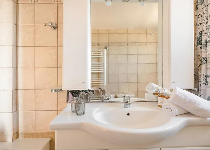 Vivian's - Endless View